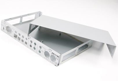Fabricación de chapas metálicas para cajas electrónicas